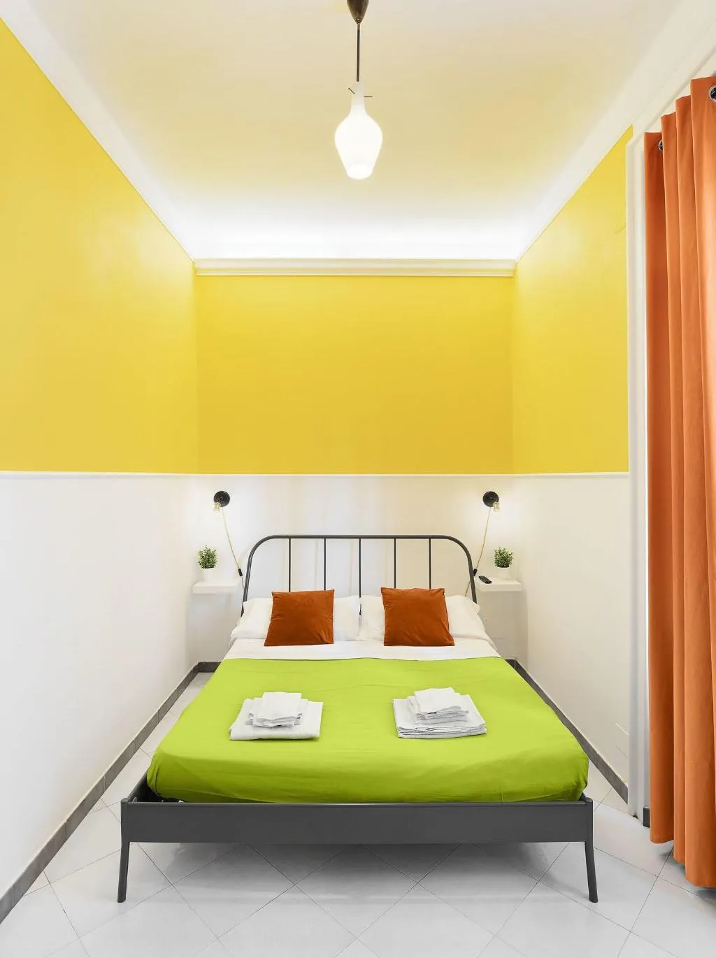 Room, B&B Locanderia, Naples