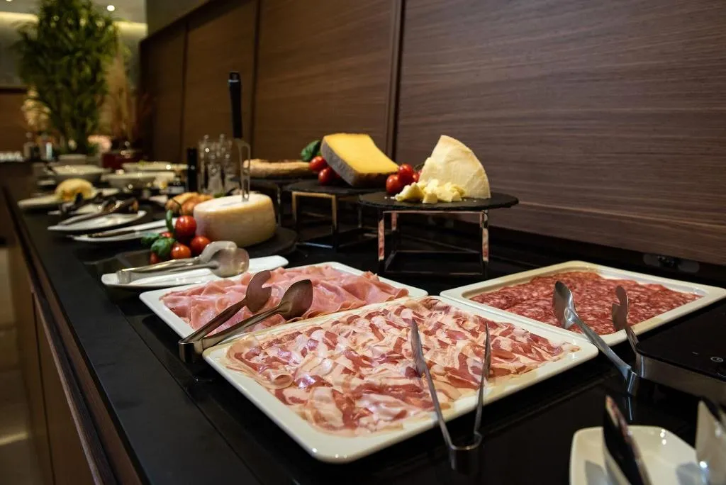 Restaurant, Gold Tower Lifestyle Hotel, Naples