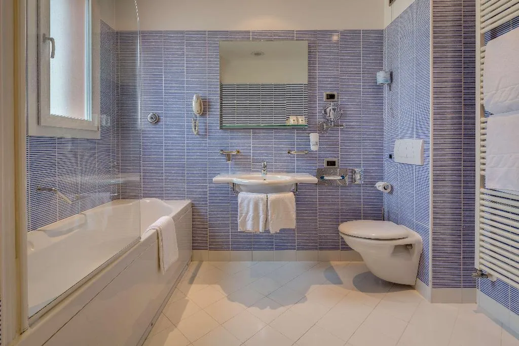 TRIPLE STANDARD Room, Best Western Plus Hotel Bologna, Venice
