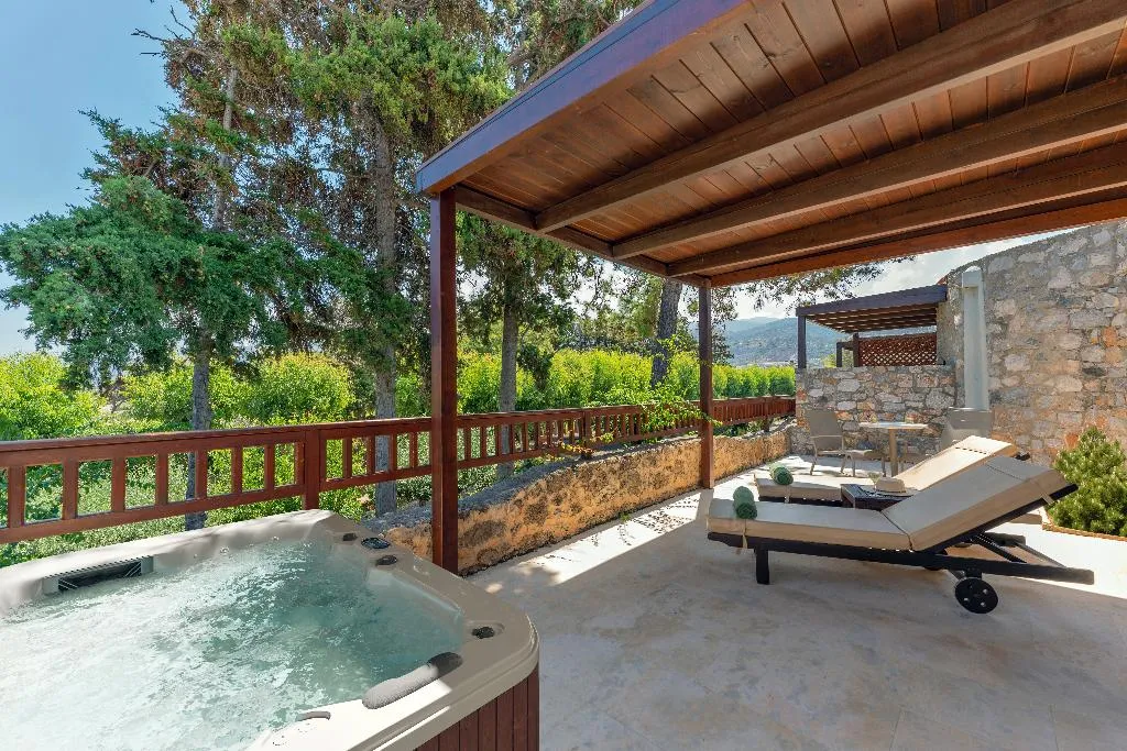 BUNGALOW WITH JACUZZI Room, Ikaros Beach Luxury Resort Spa, Crete