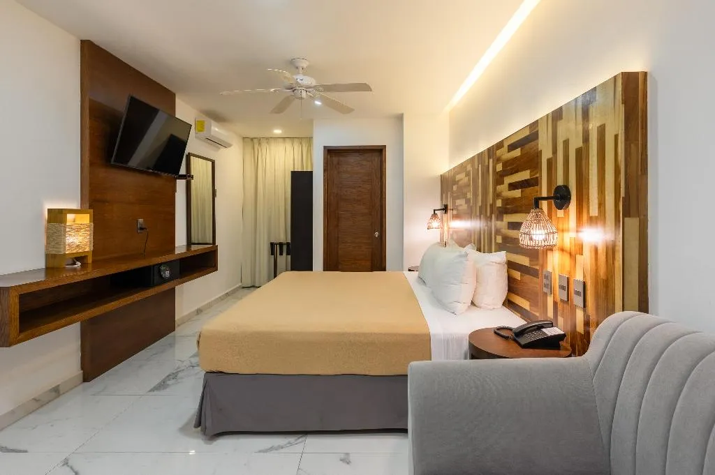 SUITE KING SIZE BED Room, Marvic Hotel, Playa Del Carmen