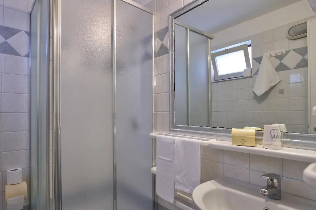 Room, Hotel Settebello, Naples