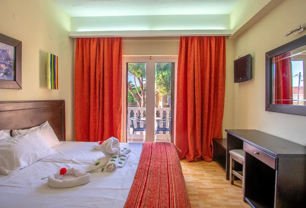 STUDIO SUPERIOR Room, Paradise Apartments, Zante
