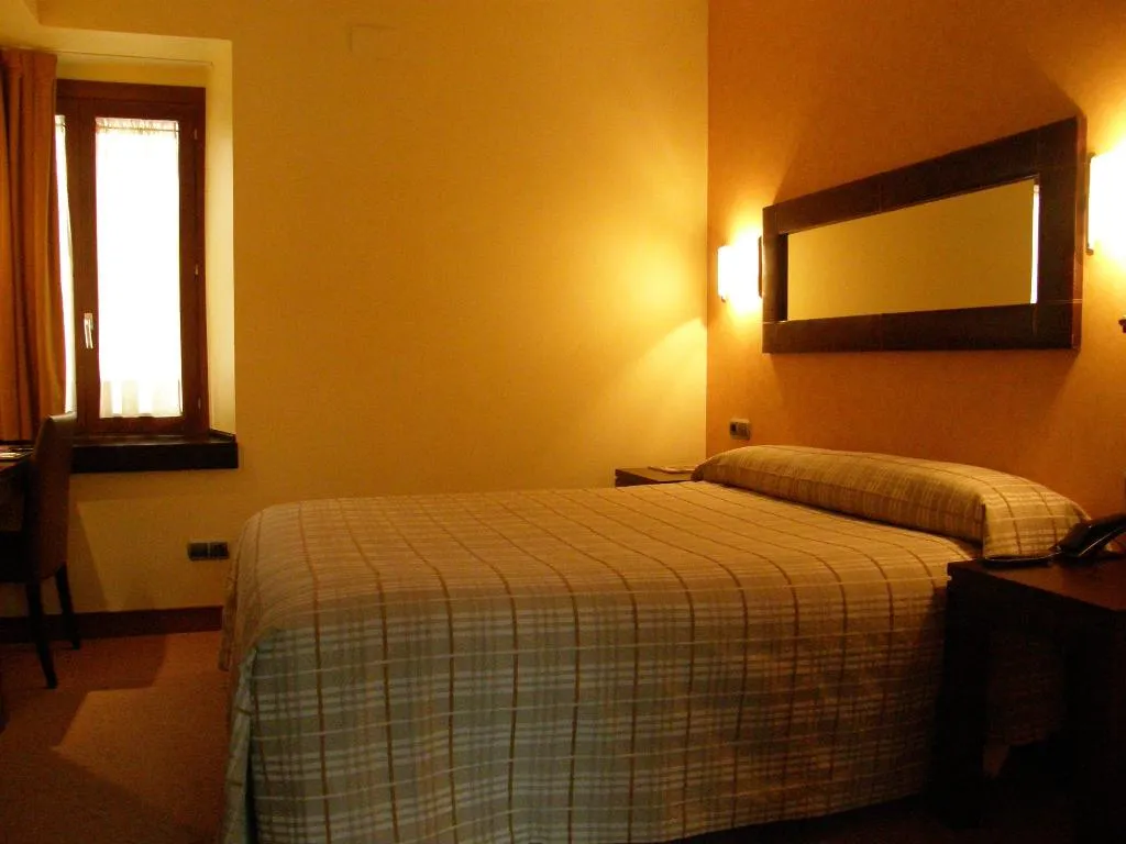 DOUBLE SINGLE USE STANDARD Room, Palacio San Facundo, Madrid