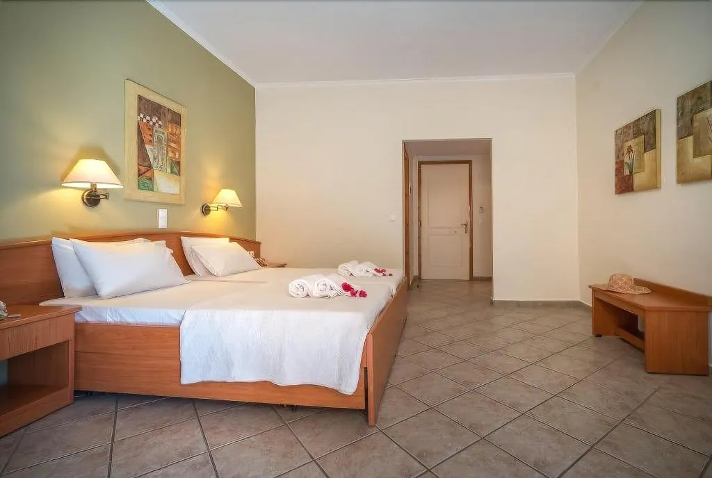 Room, Spira Studios, Zante
