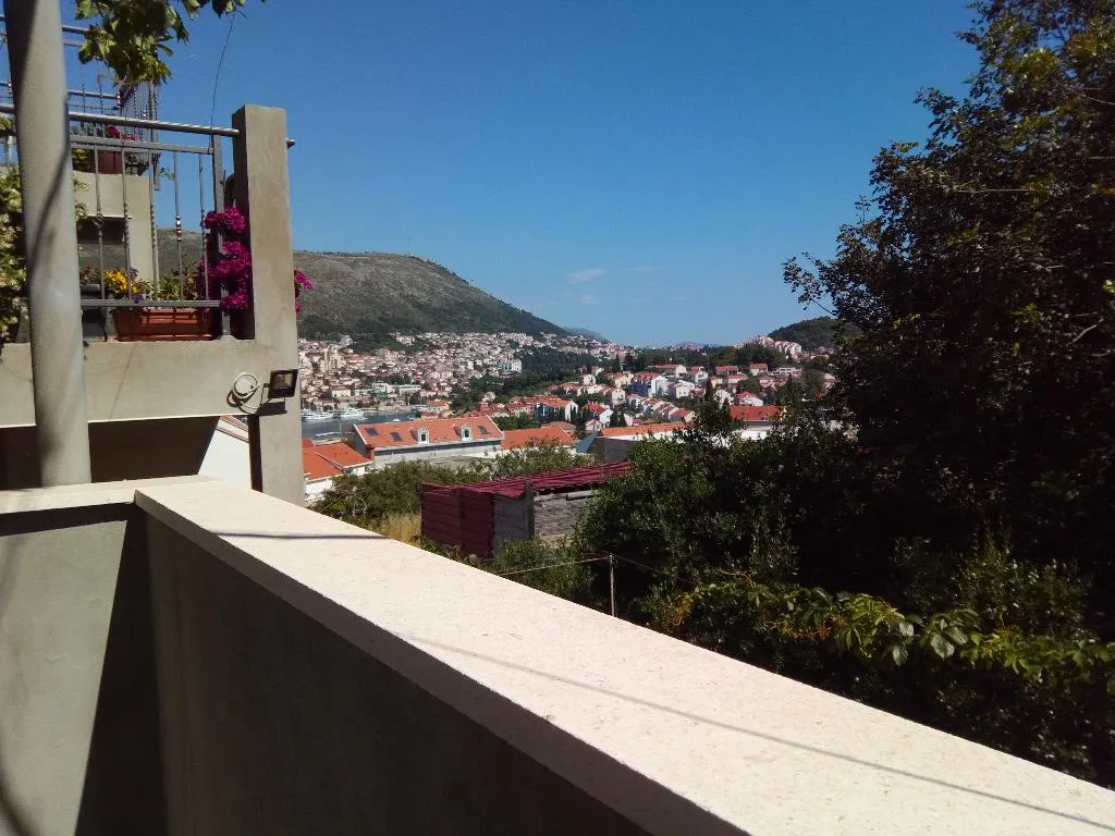 APARTMENT WITH BALCONY Room, House Perone, Dubrovnik