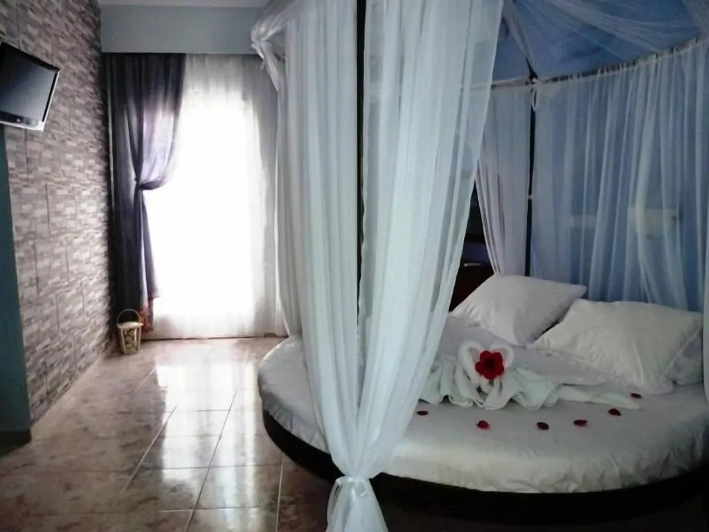 Room, Atalos Suites, Santorini
