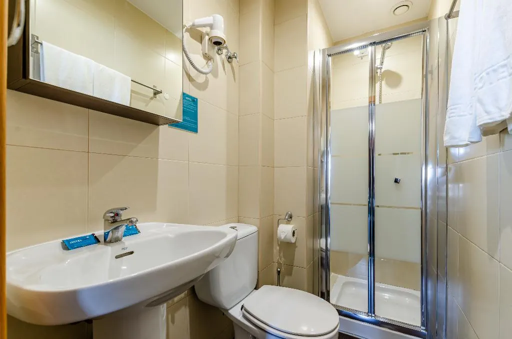 Double or Twin STANDARD Room, DAH Dom Afonso Henriques, Lisbon