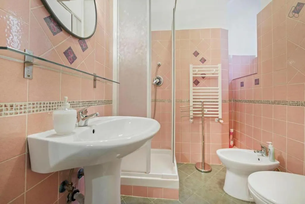 Room, Ai 7 Scalini, Naples