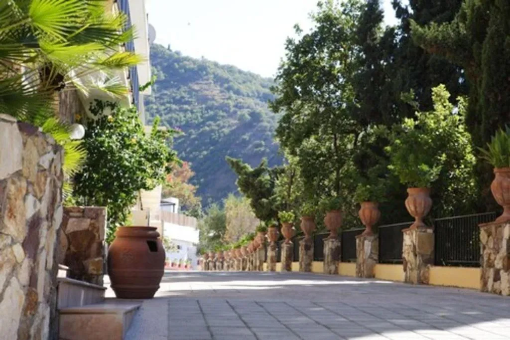 Terrace, Hotel Villaggio Capo Alaua, Catania