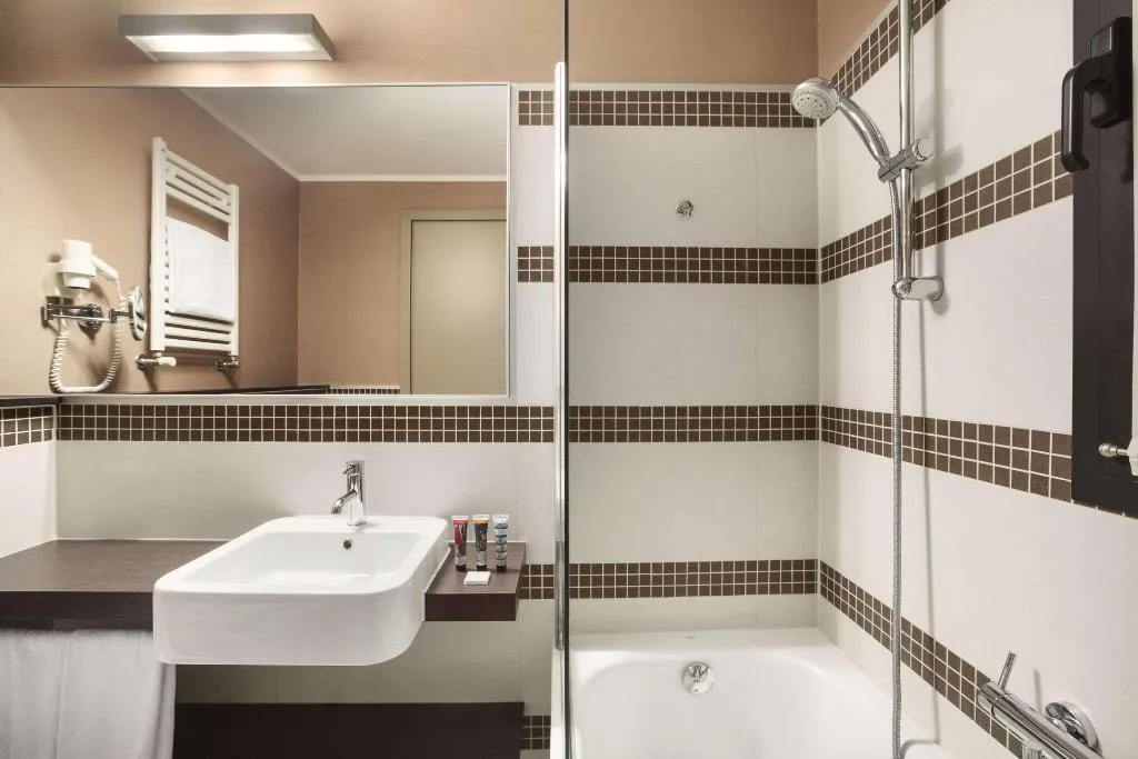 Room, Ramada Plaza Milano Hotel, Milan