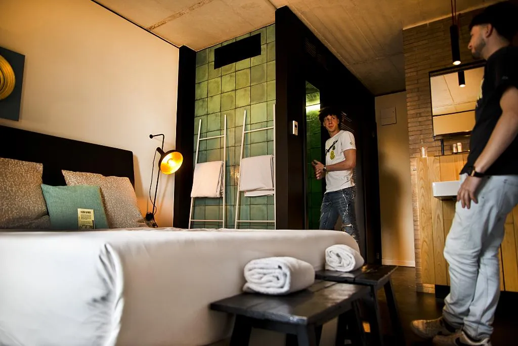 DOUBLE SUPERIOR Room, Bastardo Hostel, Madrid