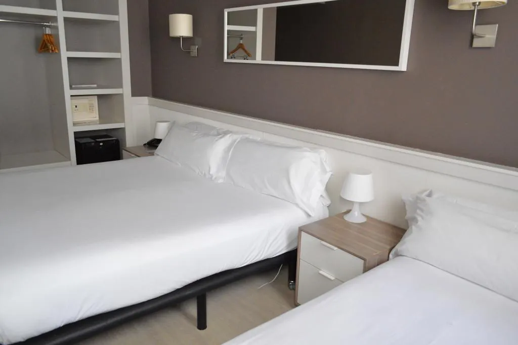 TRIPLE STANDARD Room, Paral.lel, Barcelona