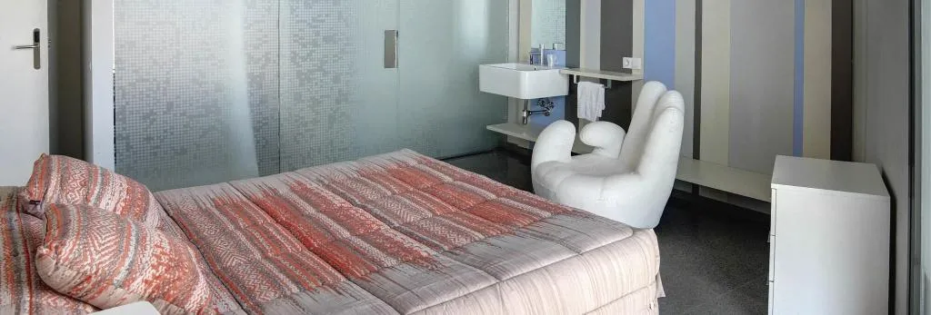 Room, Hostal La Creu, Costa Dorada