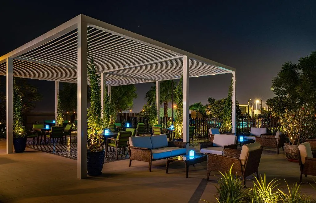 Bar, Radisson Dubai Damac Hills, Dubai