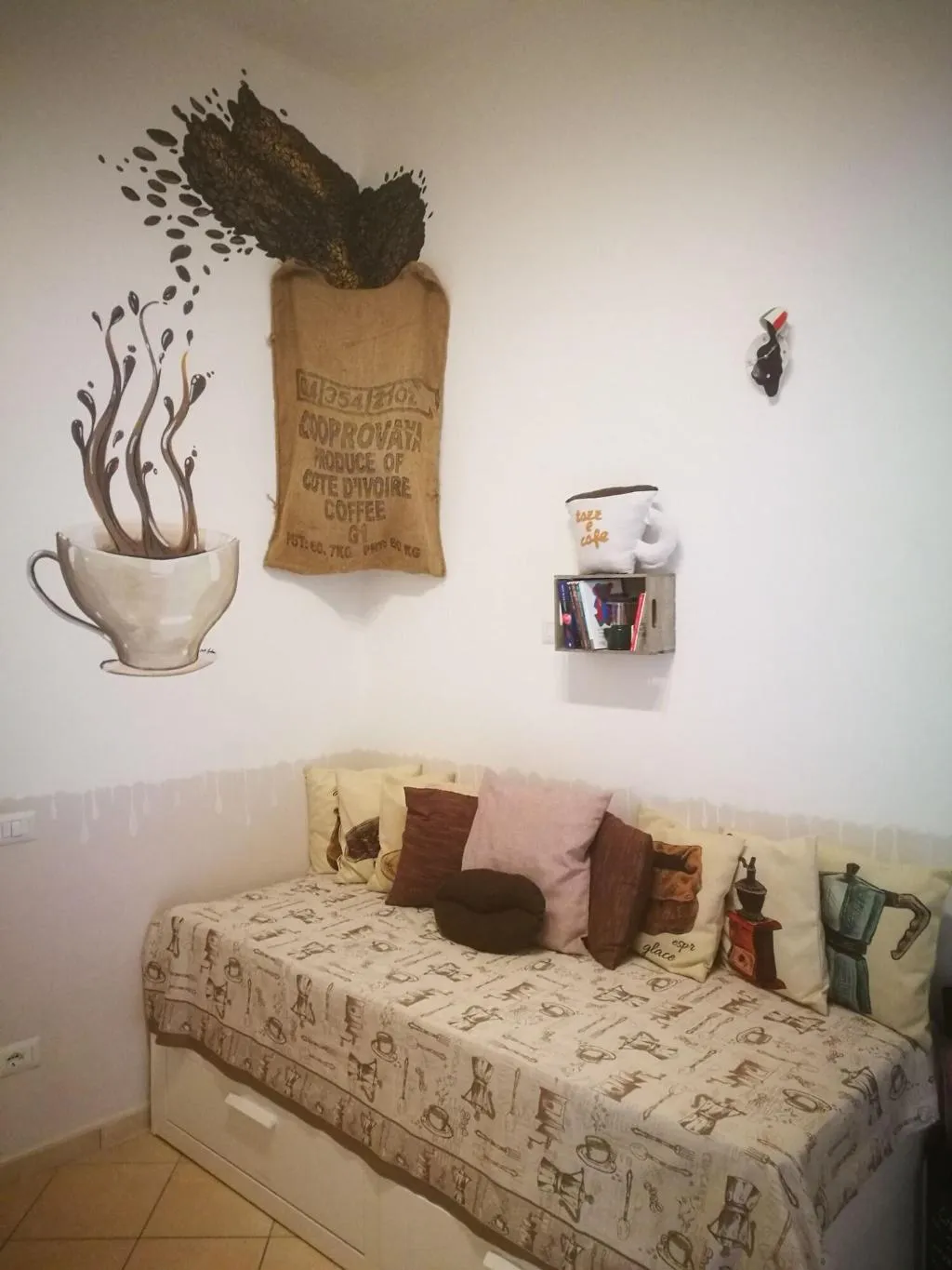 Room, B&B Tazzecafè, Naples