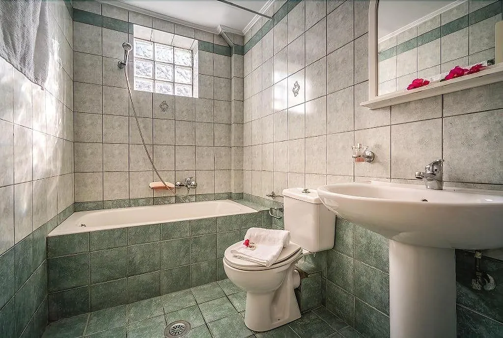 Room, Spira Studios, Zante