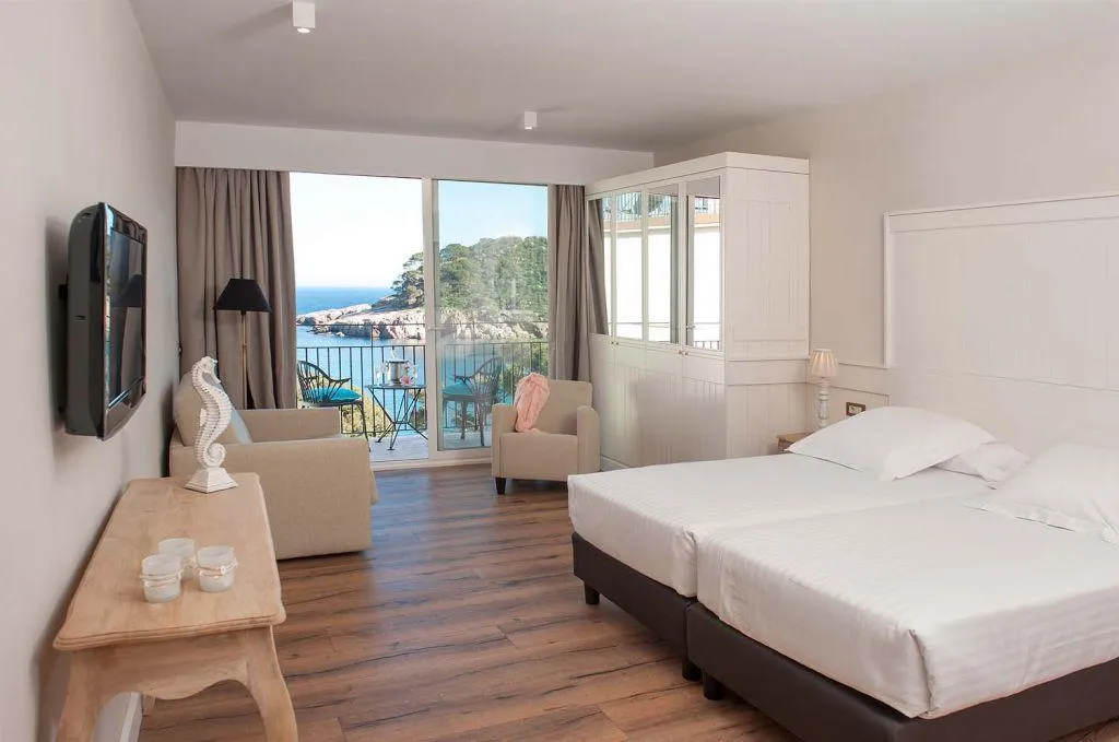 Double or Twin SEA VIEW WITH TERRACE Room, Aiguablava, Costa Brava