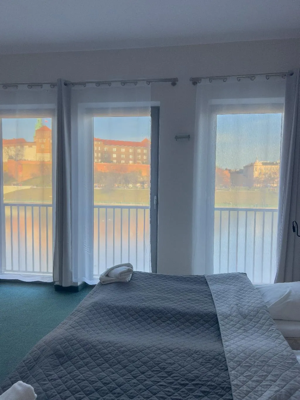 DOUBLE SINGLE USE RIVER VIEW Room, Poleski, Krakow