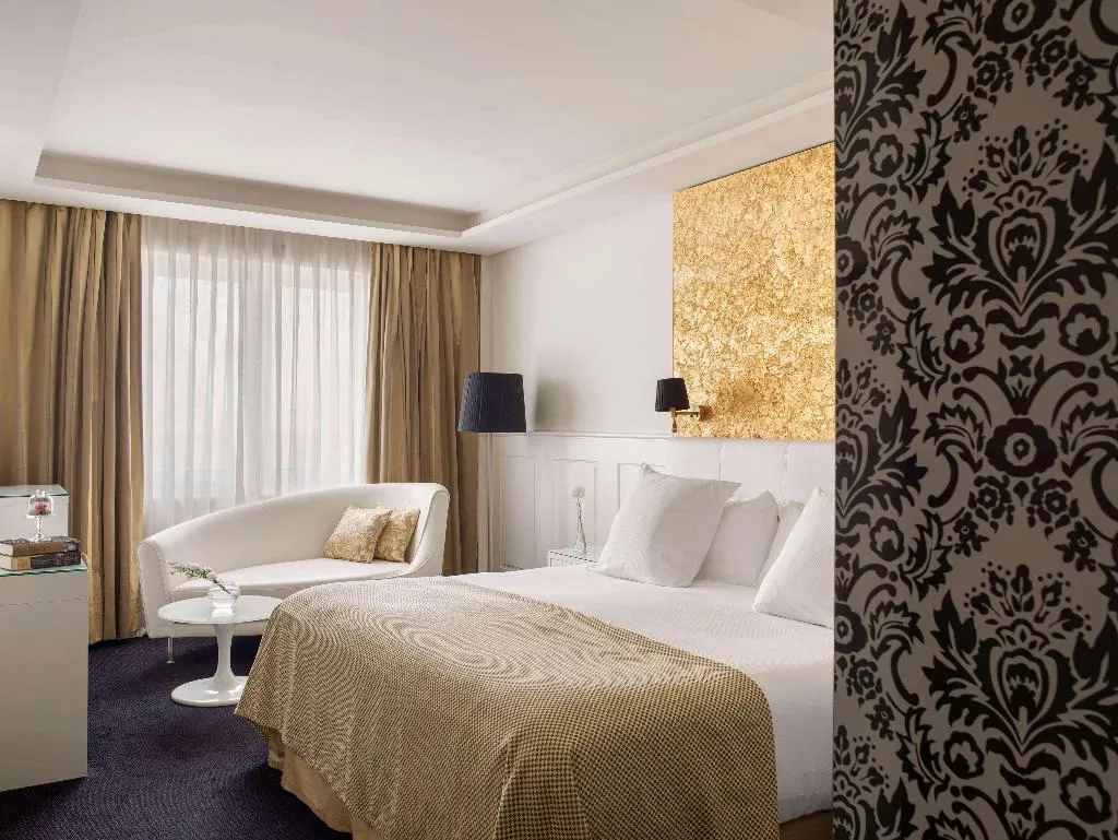 Room CONNECTING ROOM Room, Hotel Colón Gran Meliá, Seville