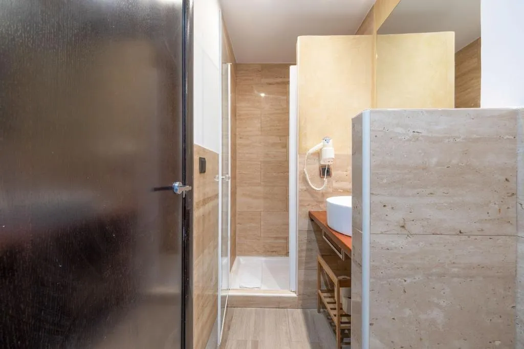 STUDIO BASIC Room, AinB Born Damas Apartment, Barcelona