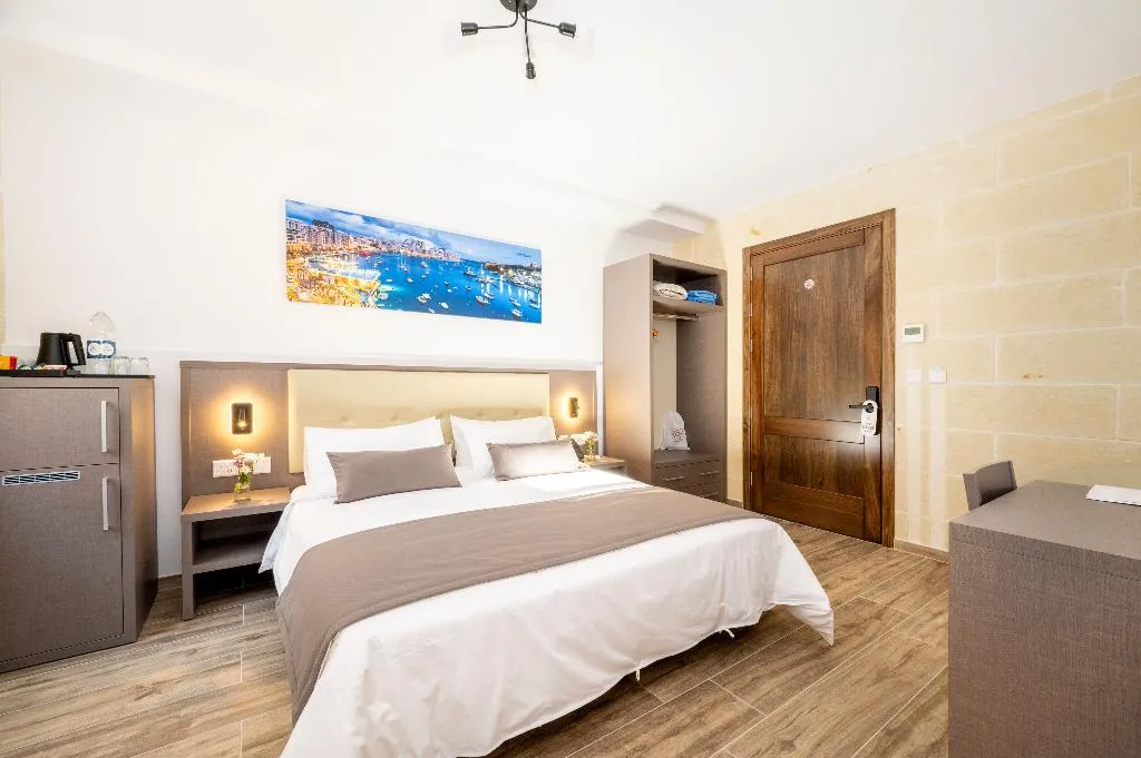 DOUBLE Accessible Room, C4 Retreats Gozo, Gozo