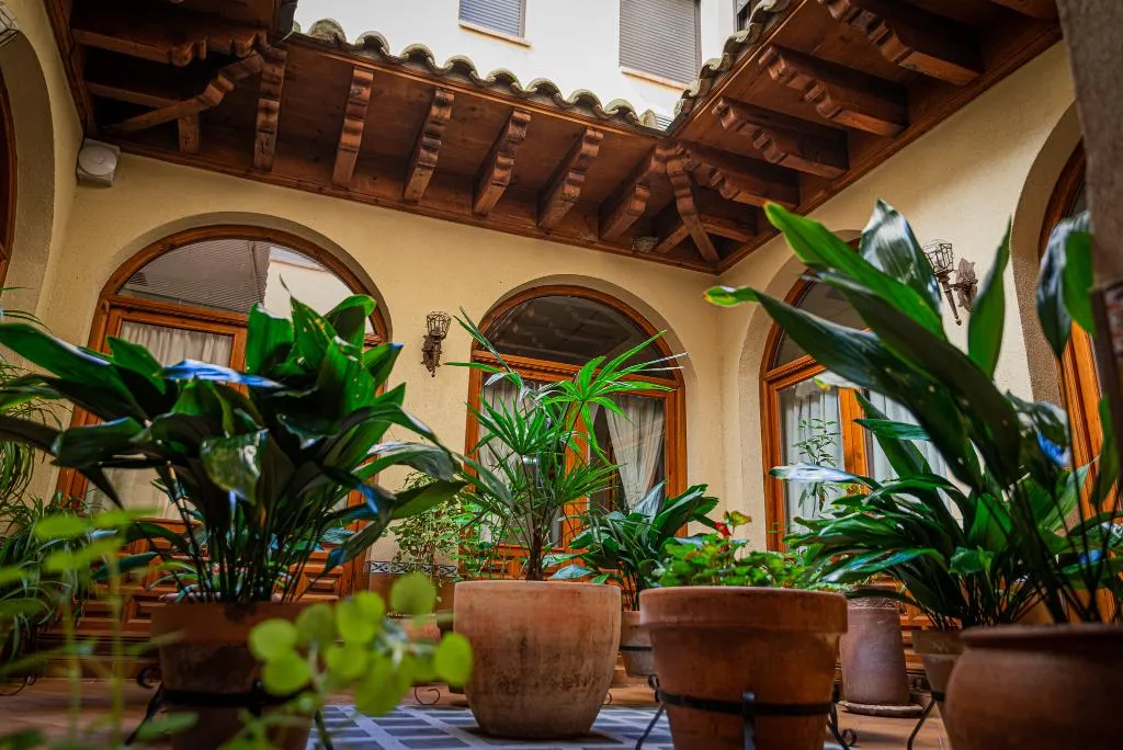 Lobby, Santa Isabel, Madrid