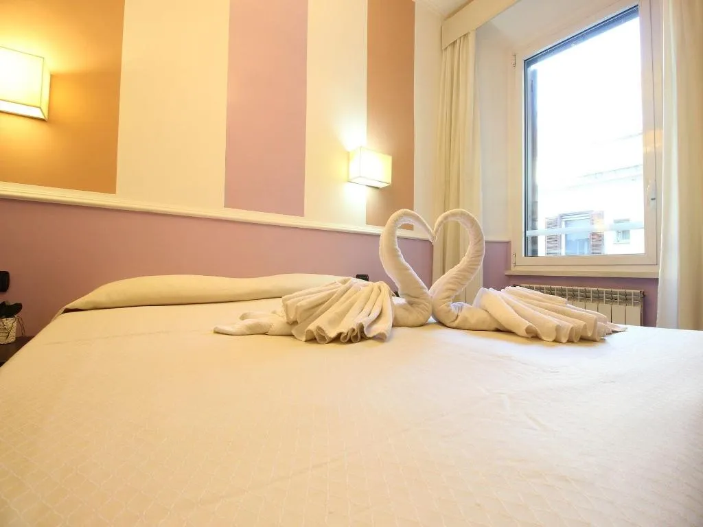 Room, Few Steps From Colosseum, Naples