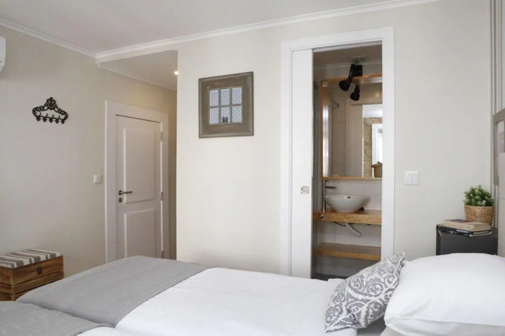 Room, Flores Guest House, Lisbon