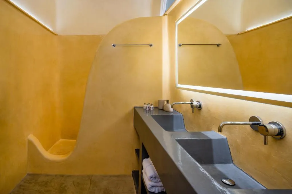 SUITE SUPERIOR WITH PRIVATE POOL Room, Siete Mares Luxury Suites, Santorini
