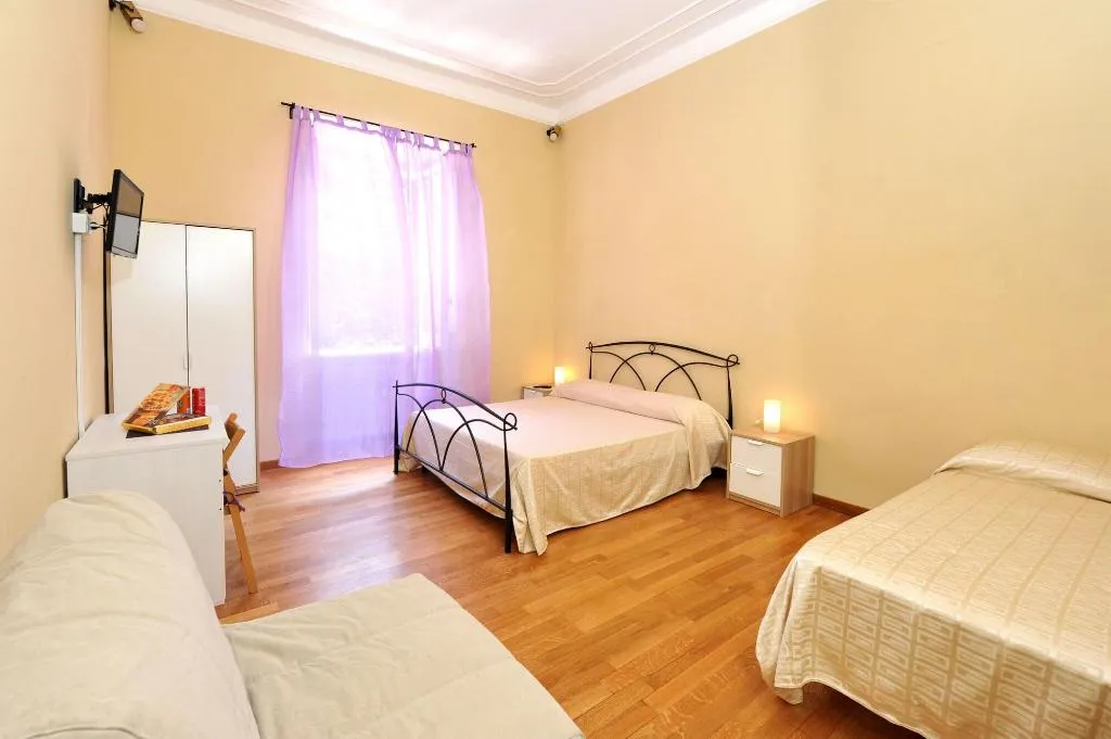 Room, Trinity Luxury Rooms, Rome