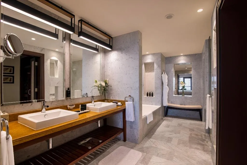 SUITE WITH BALCONY Room, Amwaj Rotana-Jumeirah Beach, Dubai