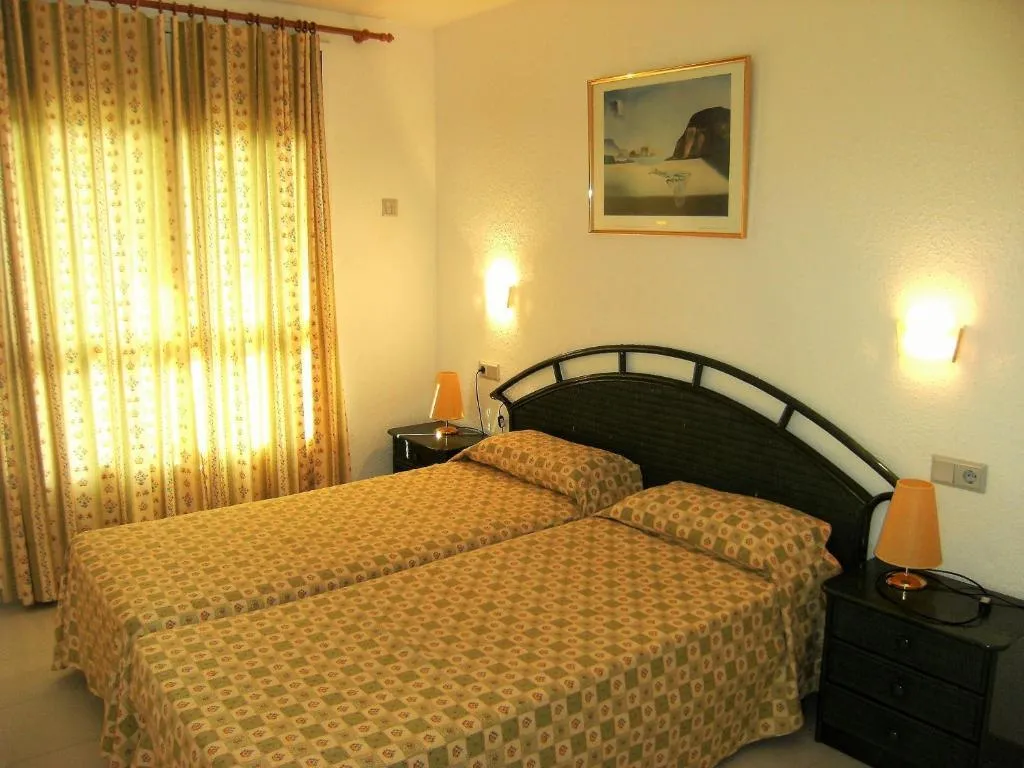 APARTMENT POOL VIEW TWO BEDROOMS Room, Illa Mar d'Or, Costa Brava