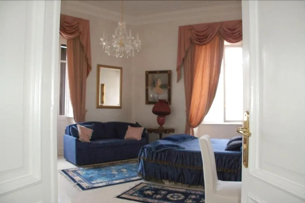 Room, Charme Holidays Colosseum, Naples