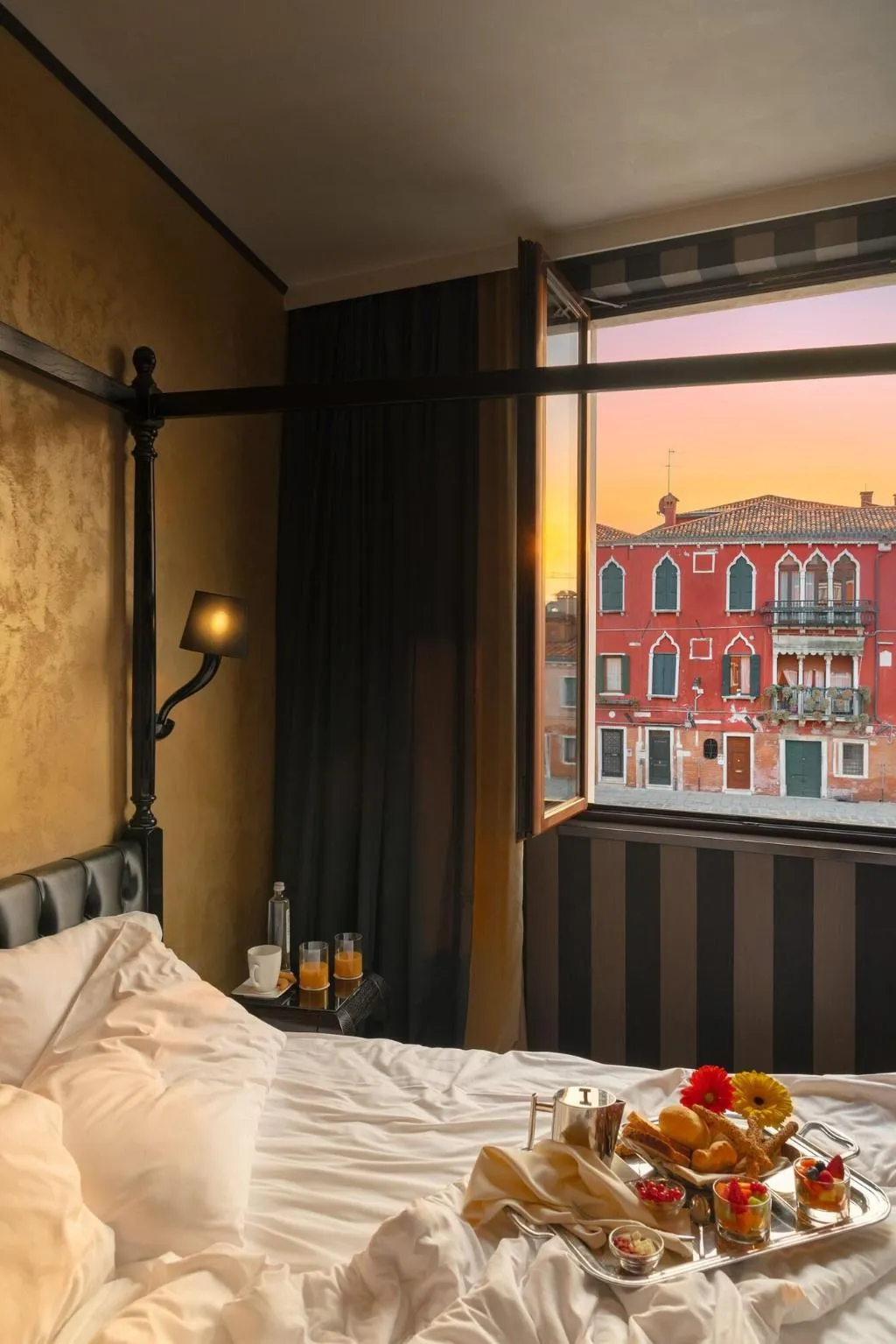 SUITE STANDARD Room, Carnival Palace, Venice
