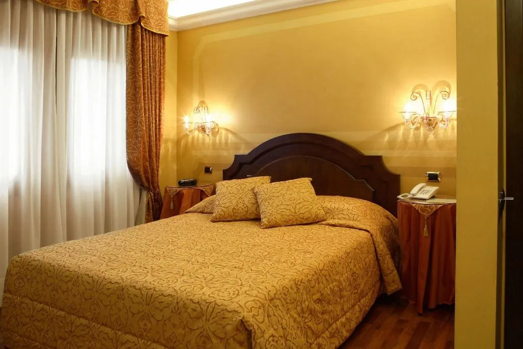 DOUBLE SUPERIOR Room, Al Codega, Venice