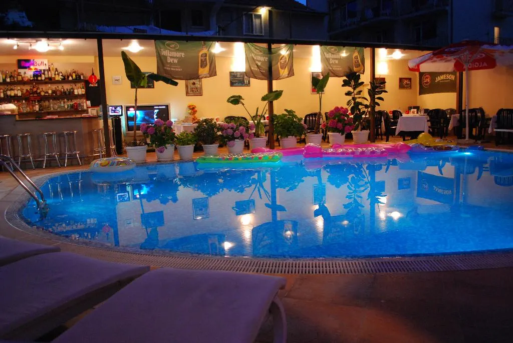 Pool, Italia, Bourgas