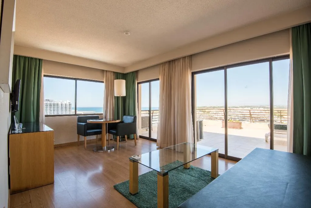 SUITE CLASSIC Room, Vila Gale Marina, Algarve