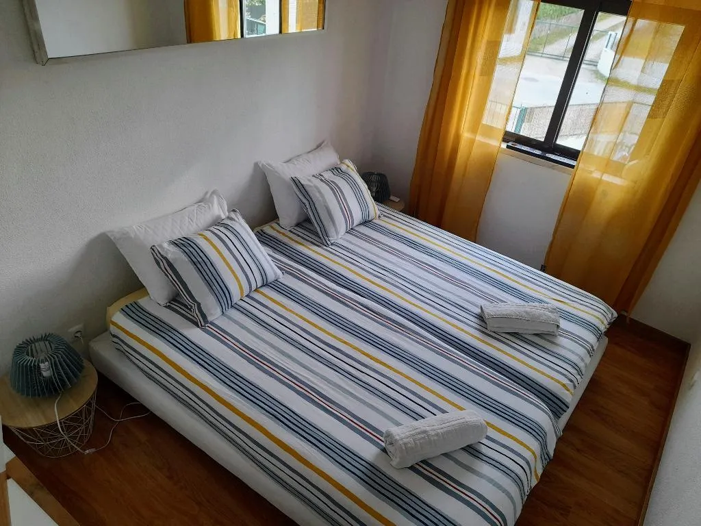 TWIN WITH SHARED BATHROOM Room, Sublime Sun and Van by Meco Stays, Lisbon