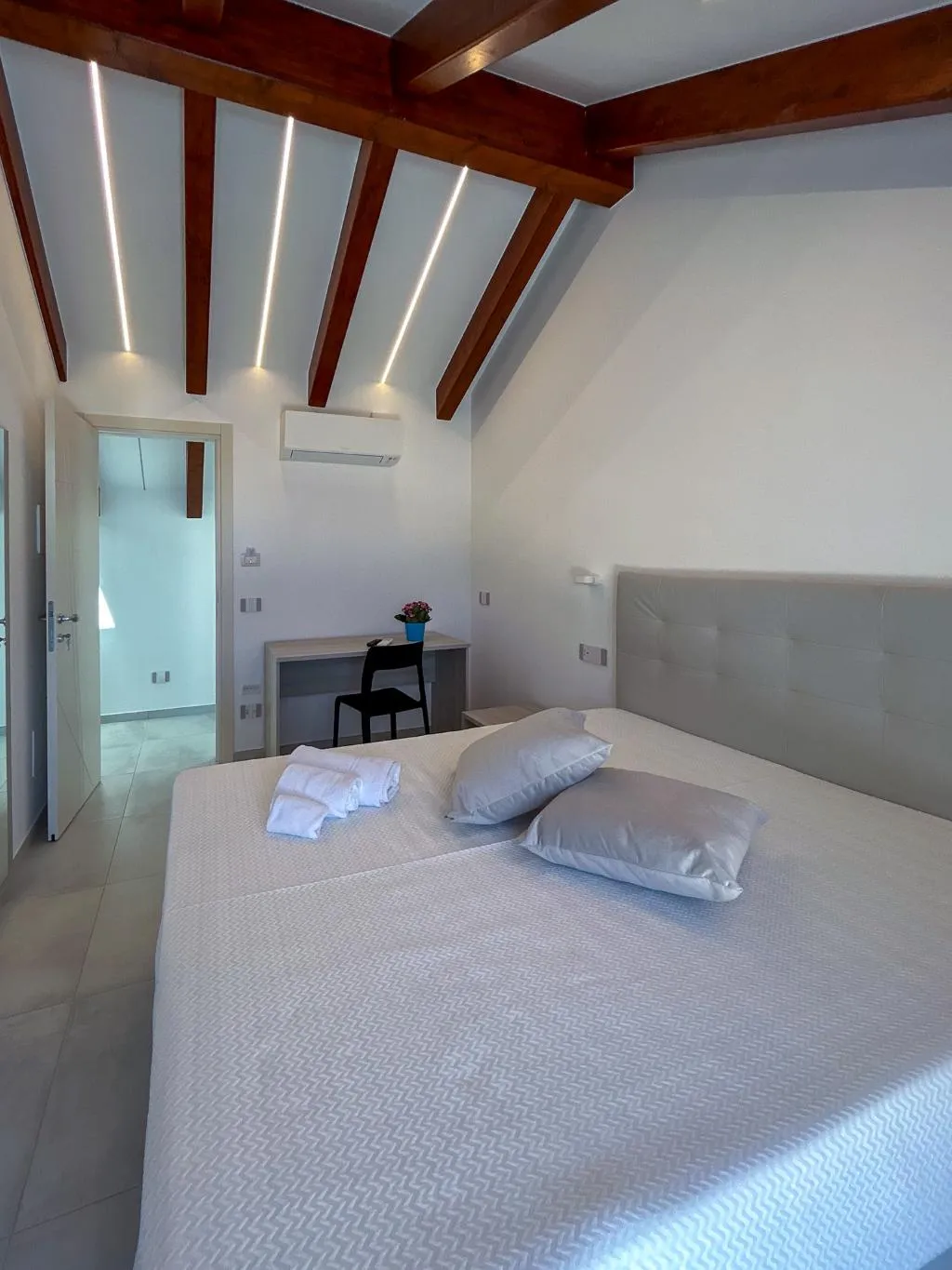 DOUBLE SUPERIOR SEA VIEW Room, Casa Milly, Naples