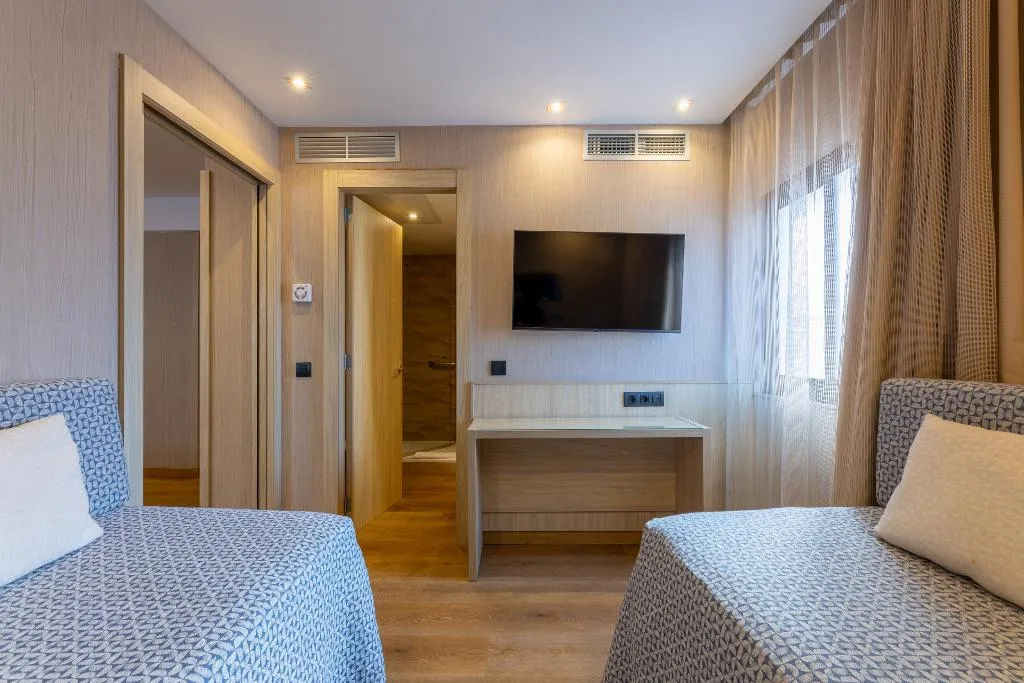 QUADRUPLE STANDARD Room, Rialto, Barcelona