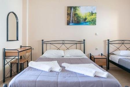 Akrogiali Studios Poros, Kalamata