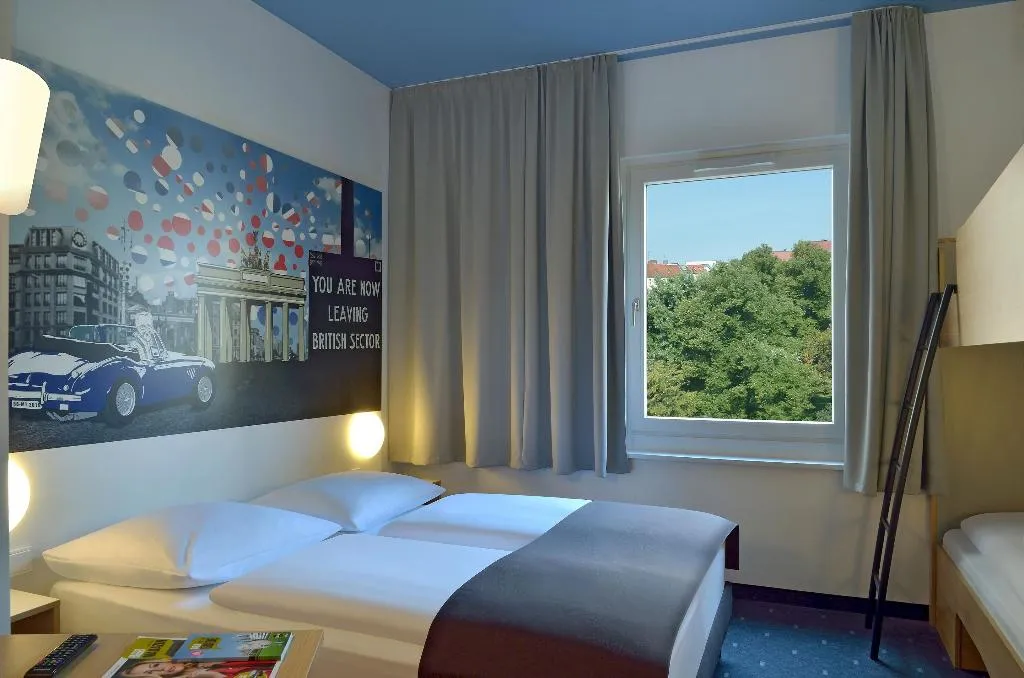 FAMILY ROOM STANDARD Room, B&B HOTEL Berlin-Charlottenburg, Berlin