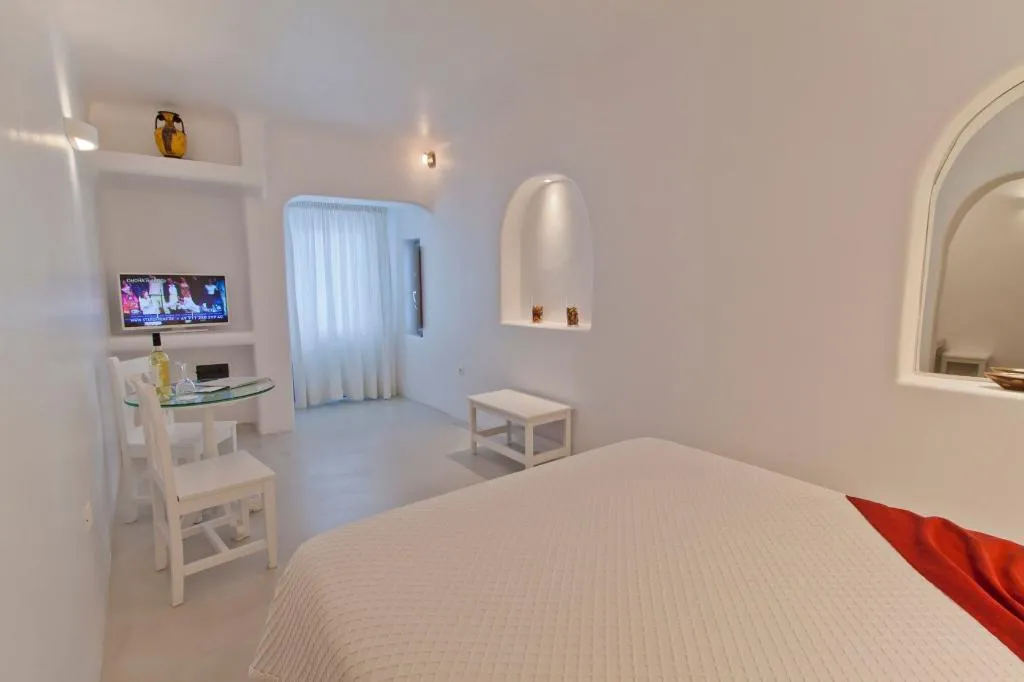 DOUBLE STANDARD Room, Iliovasilema Hotel & Suites, Santorini
