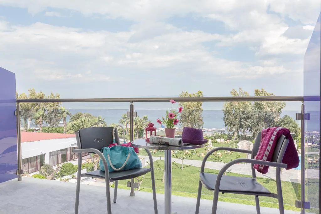 DOUBLE SINGLE USE SEA VIEW Room, Golden Coast, Athens