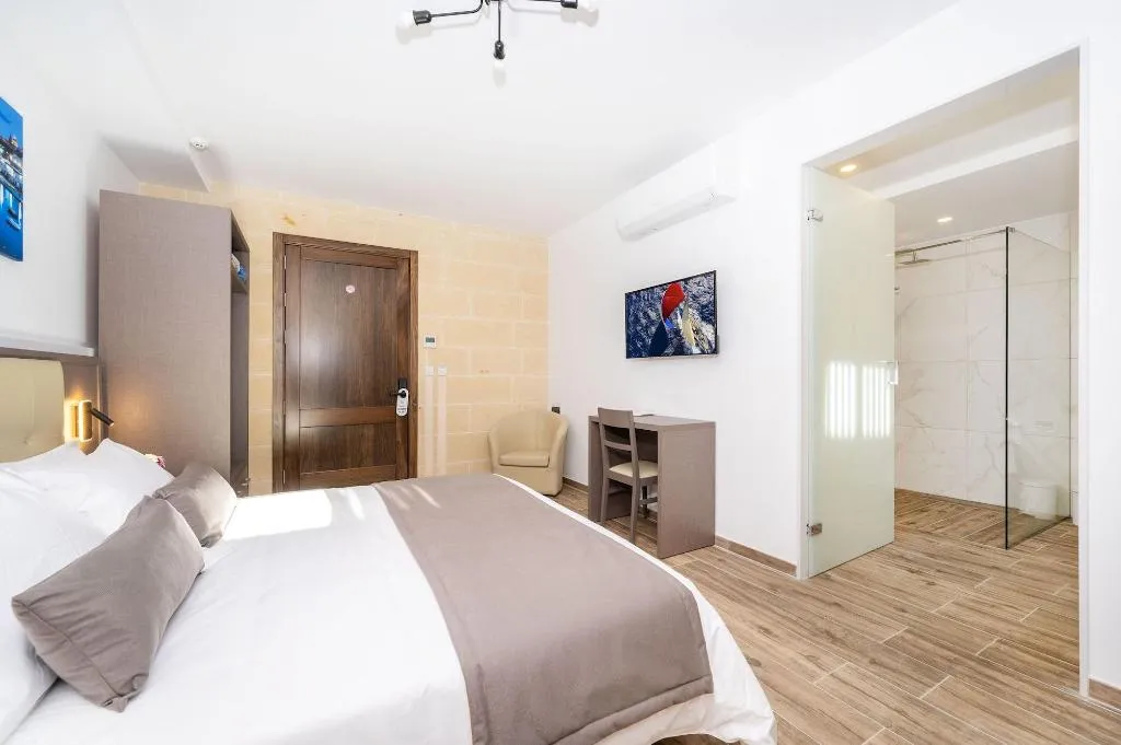 Room, C4 Retreats Gozo, Gozo