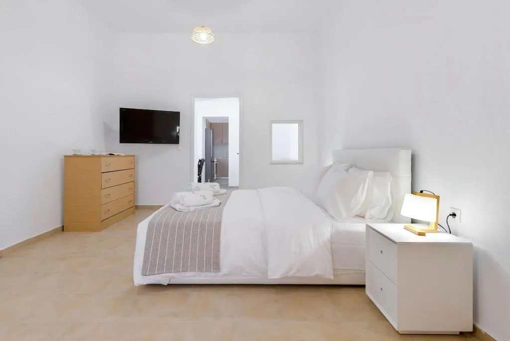 Room, Iriana Suites, Santorini