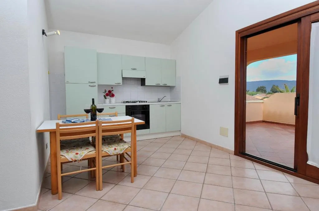 APARTMENT CAPACITY 4 Room, Complessi Residenziali Le Canne e Le Canne Mare, Olbia