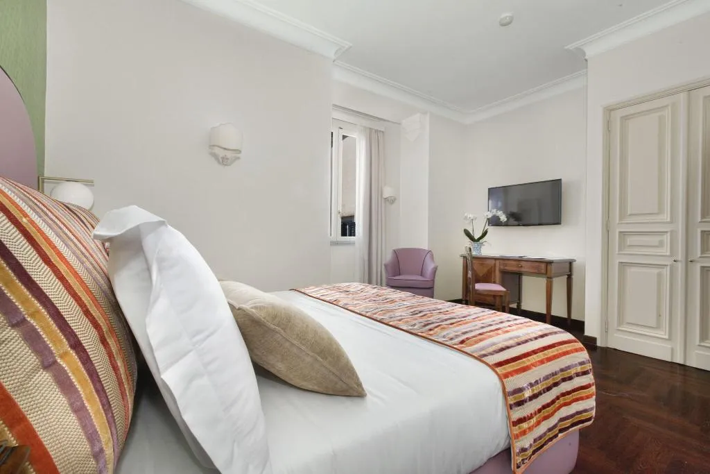 DOUBLE DELUXE WITH JACUZZI Room, Relais Villa Savarese, Naples