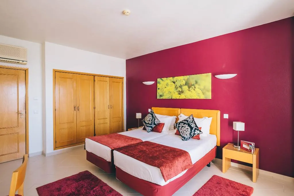 APARTMENT CAPACITY 6 ONE BEDROOM Room, Grand Muthu Forte da Oura, Algarve